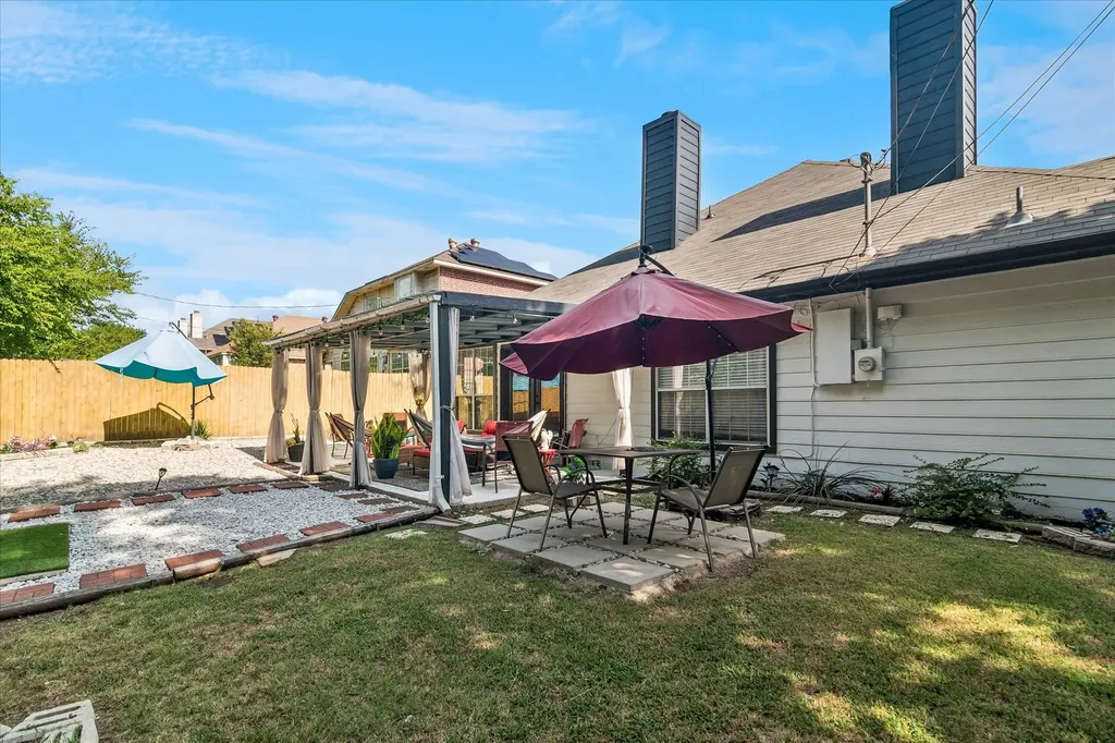 804 Clover Hill Lane Cedar Hill TX 75104