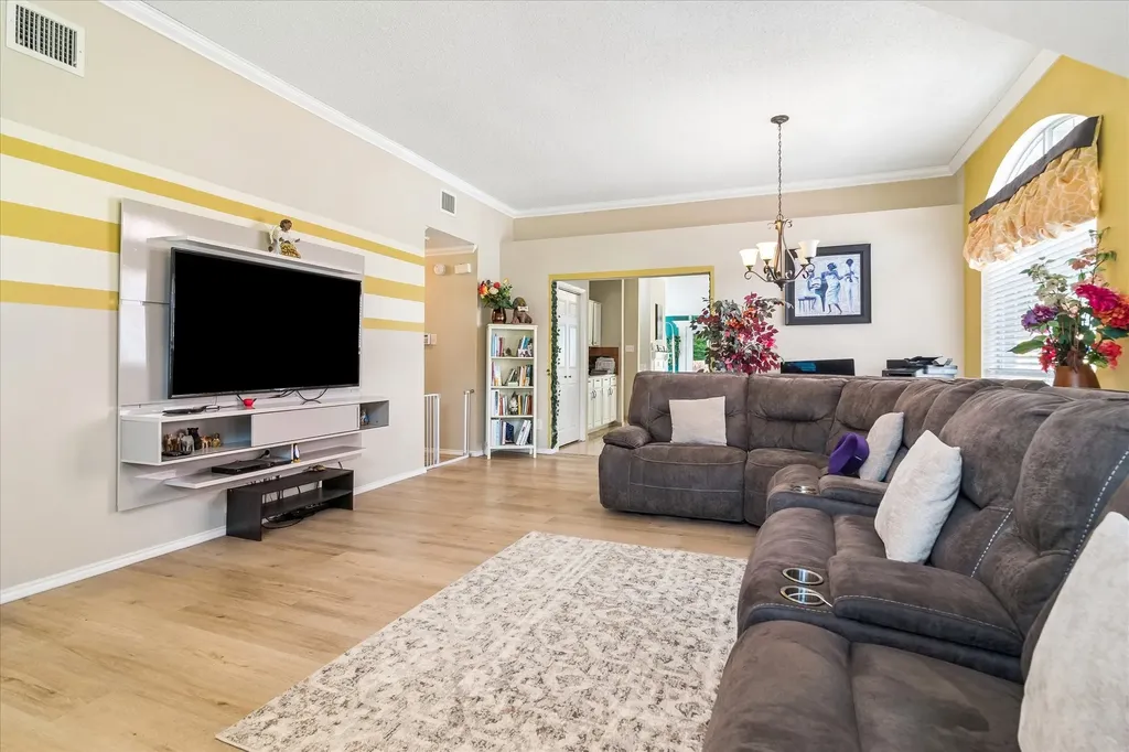 804 Clover Hill Lane Cedar Hill TX 75104