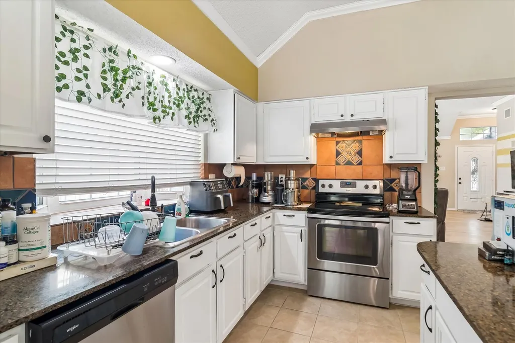 804 Clover Hill Lane Cedar Hill TX 75104