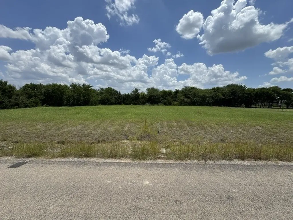 172 Cooper Lane Van Alstyne TX 75495