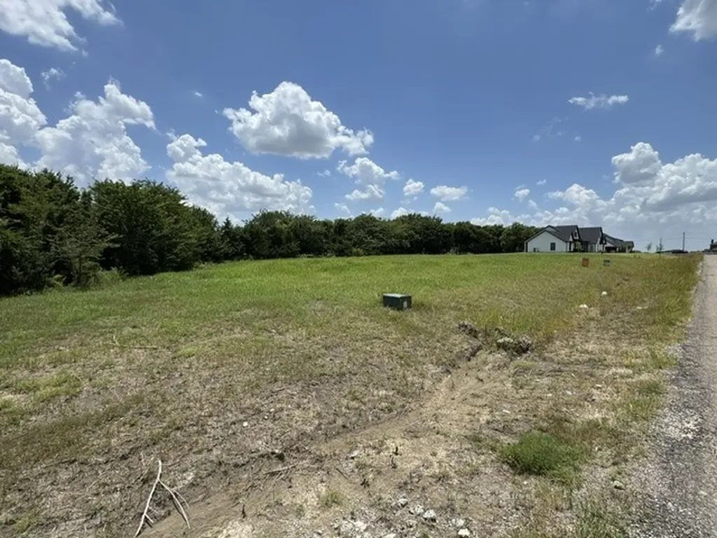 172 Cooper Lane Van Alstyne TX 75495