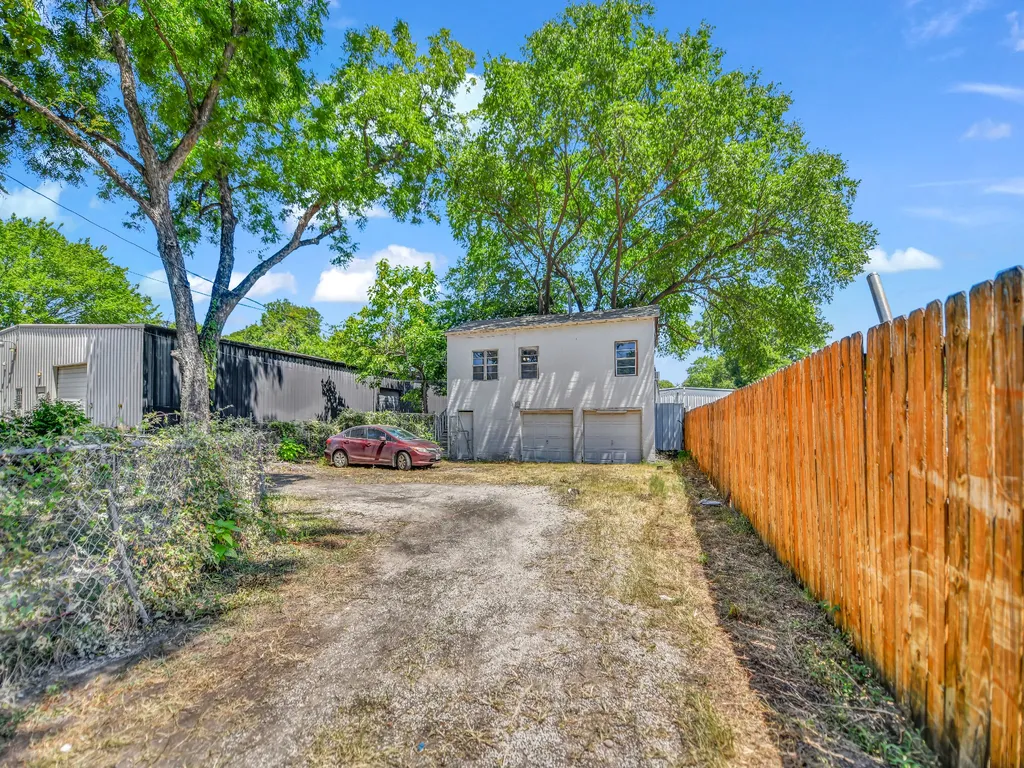 4805 Parrish Road Haltom City TX 76117