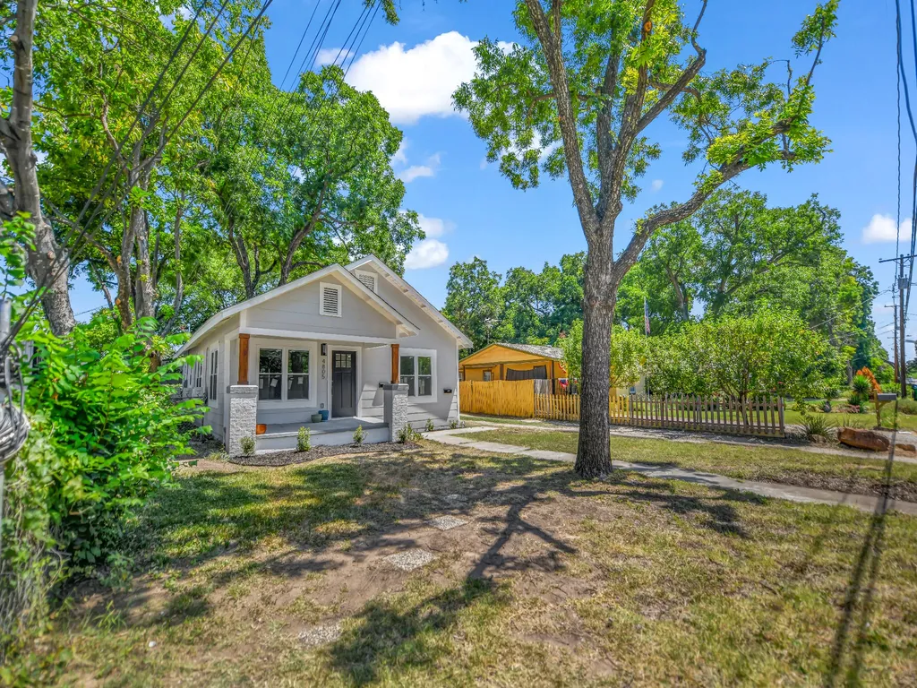 4805 Parrish Road Haltom City TX 76117