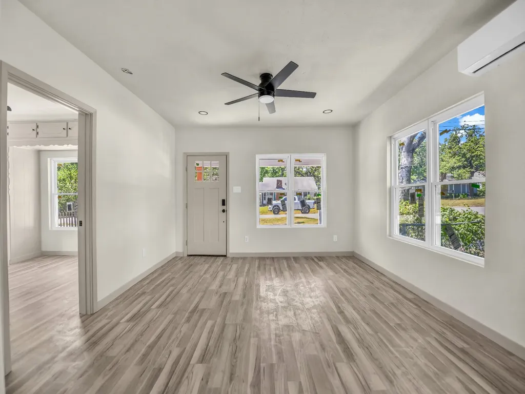 4805 Parrish Road Haltom City TX 76117