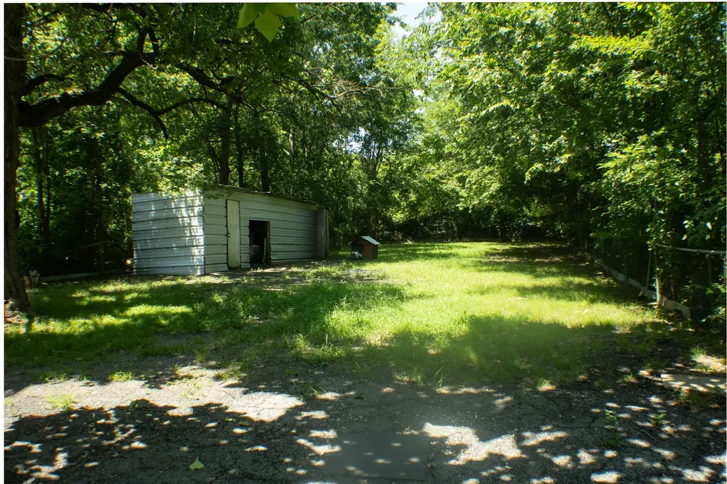 1106 6th Street SE Paris TX 75460