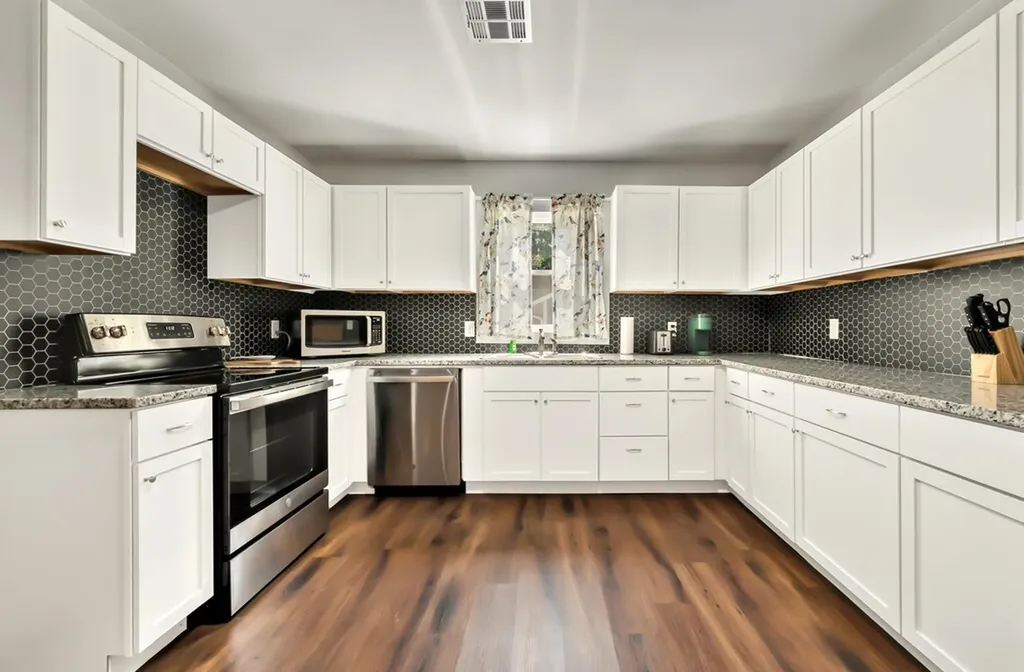 4221 Sanger Avenue Waco TX 76710