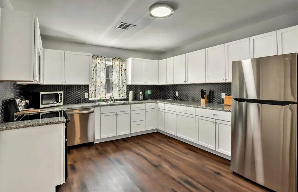 4221 Sanger Avenue Waco TX 76710