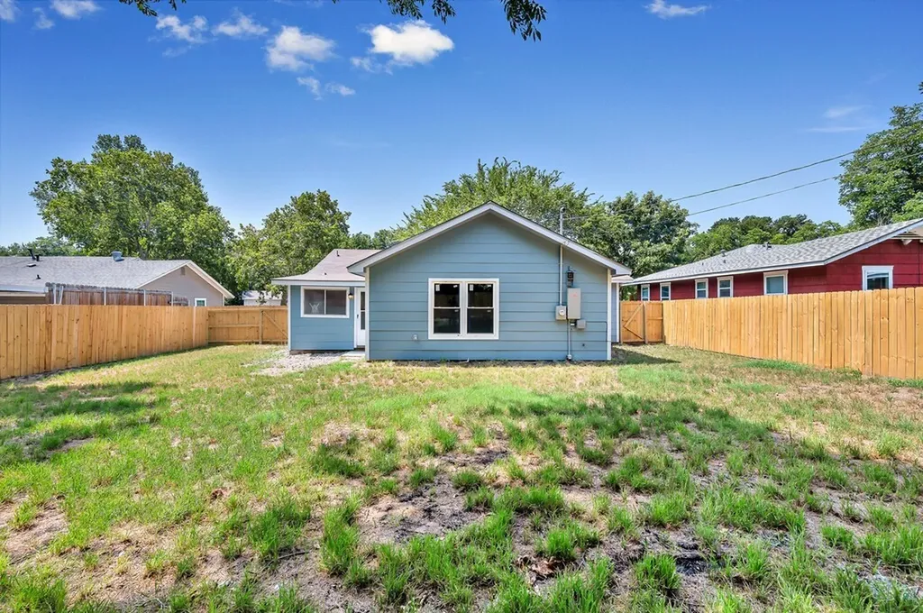4221 Sanger Avenue Waco TX 76710