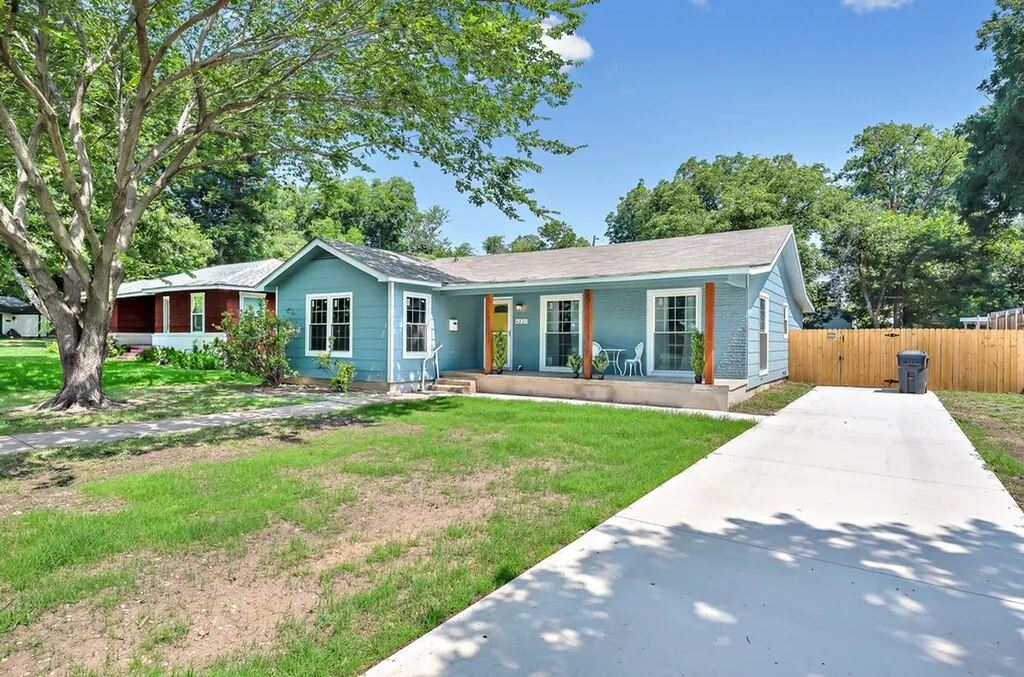4221 Sanger Avenue Waco TX 76710