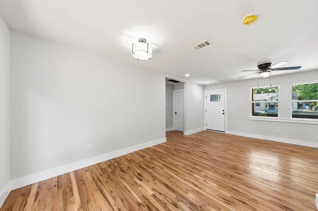 3523 Brandon Street Dallas TX 75211