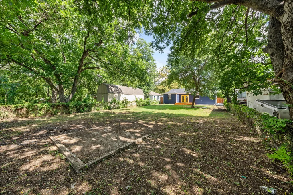 3523 Brandon Street Dallas TX 75211