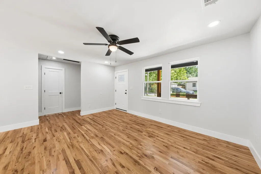 3523 Brandon Street Dallas TX 75211