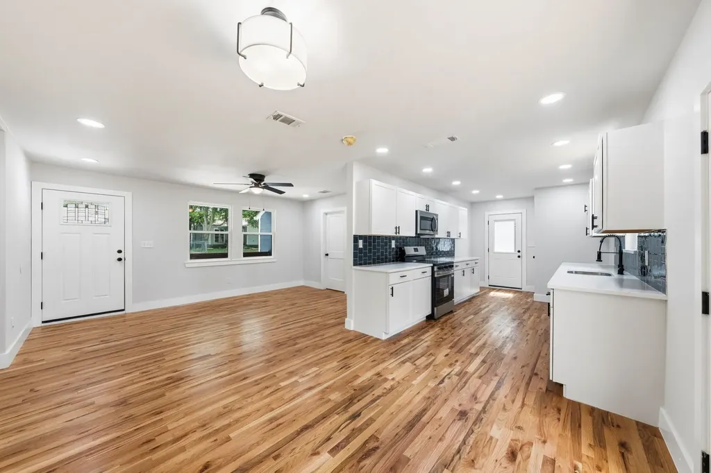 3523 Brandon Street Dallas TX 75211