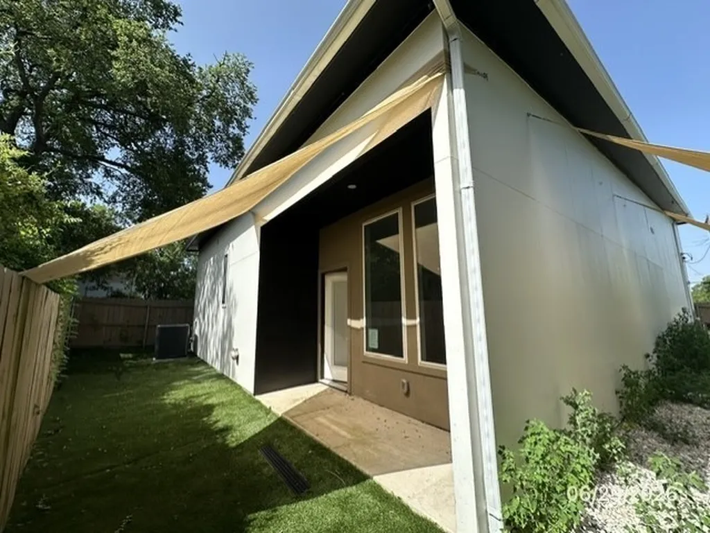 332 Avenue E Dallas TX 75203