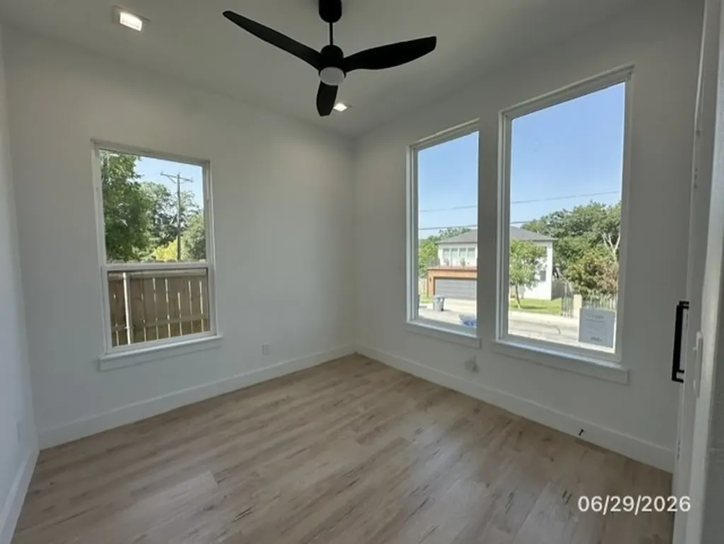 332 Avenue E Dallas TX 75203
