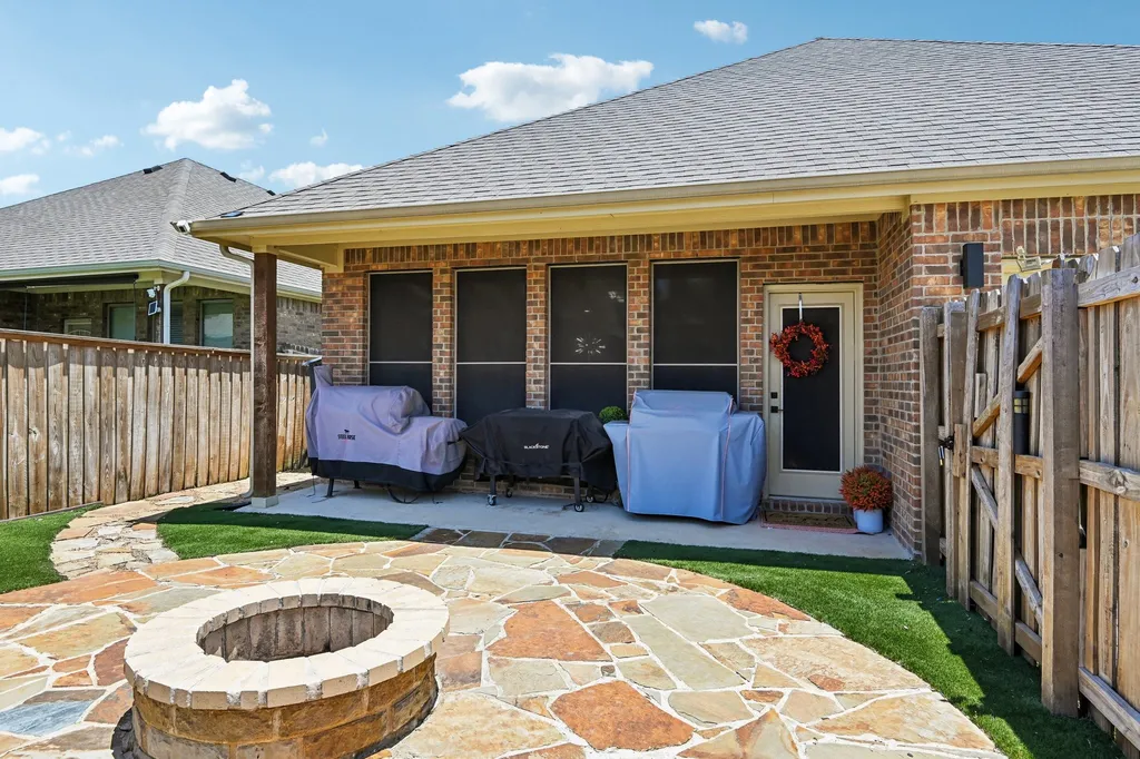 113 Cool Meadows Lane Red Oak TX 75154