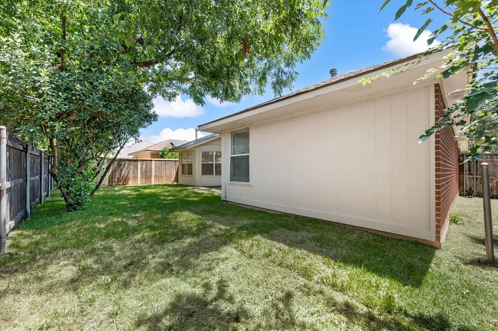 1208 Hanover Drive Euless TX 76040