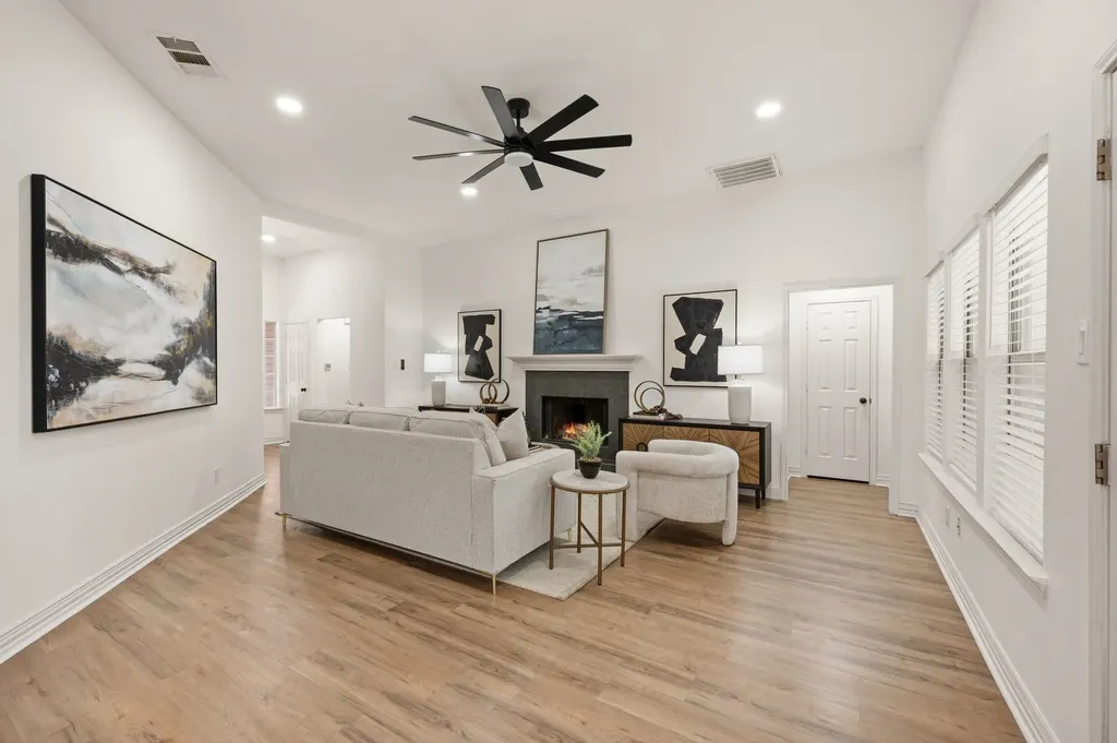 1208 Hanover Drive Euless TX 76040