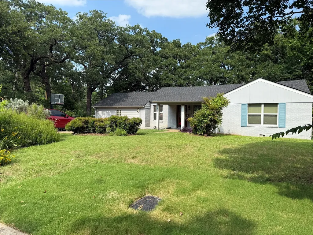 1401 S Oak Street Arlington TX 76010