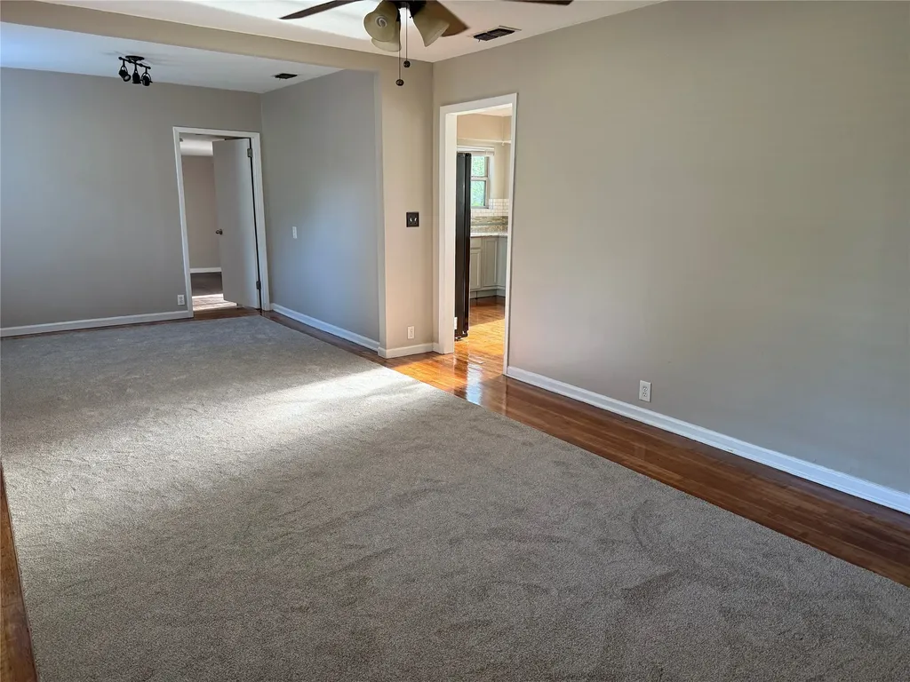 1401 S Oak Street Arlington TX 76010