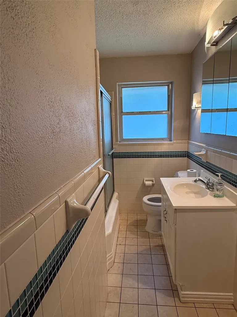 1401 S Oak Street Arlington TX 76010