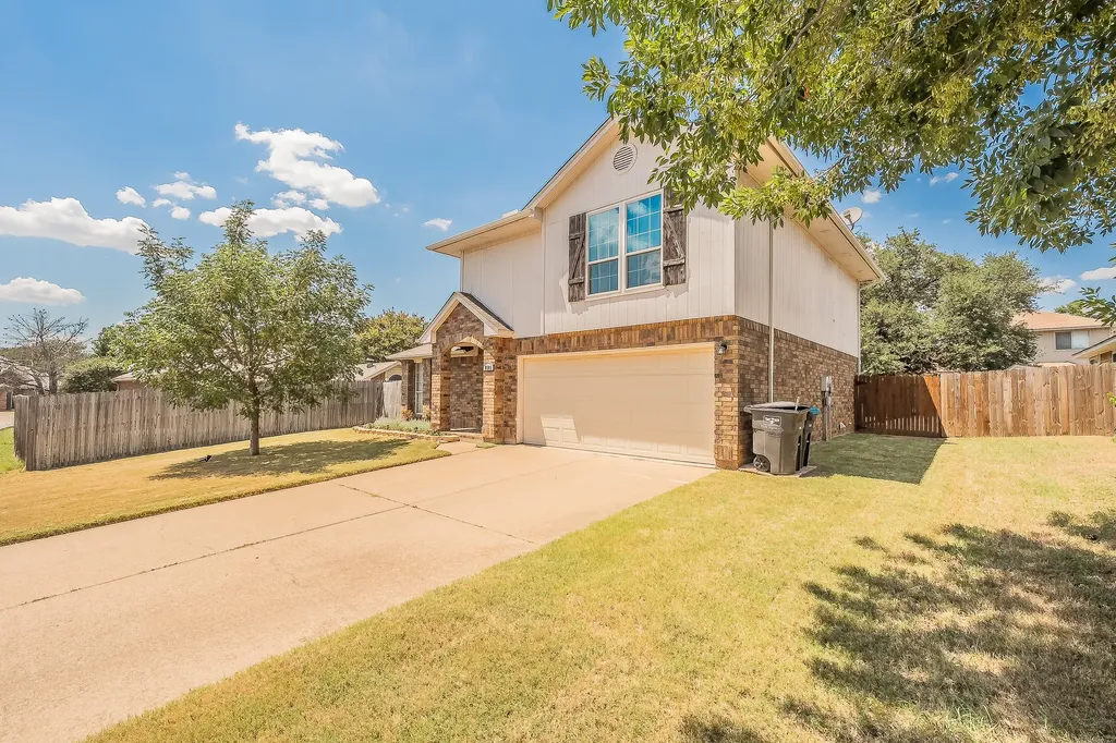 8505 Mystic Trail Fort Worth TX 76118