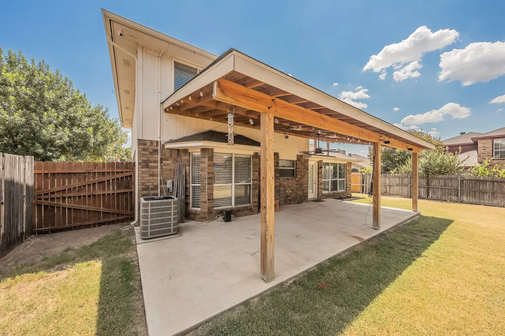 8505 Mystic Trail Fort Worth TX 76118