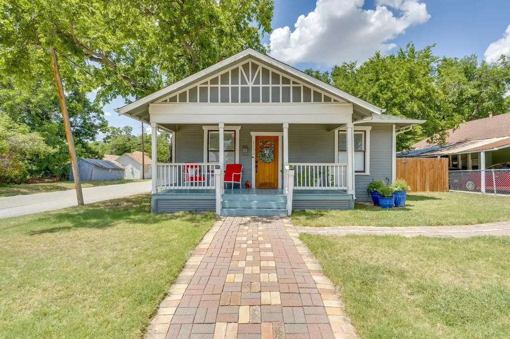 1126 Hawthorne Avenue Fort Worth TX 76110