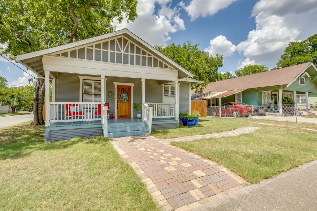 1126 Hawthorne Avenue Fort Worth TX 76110