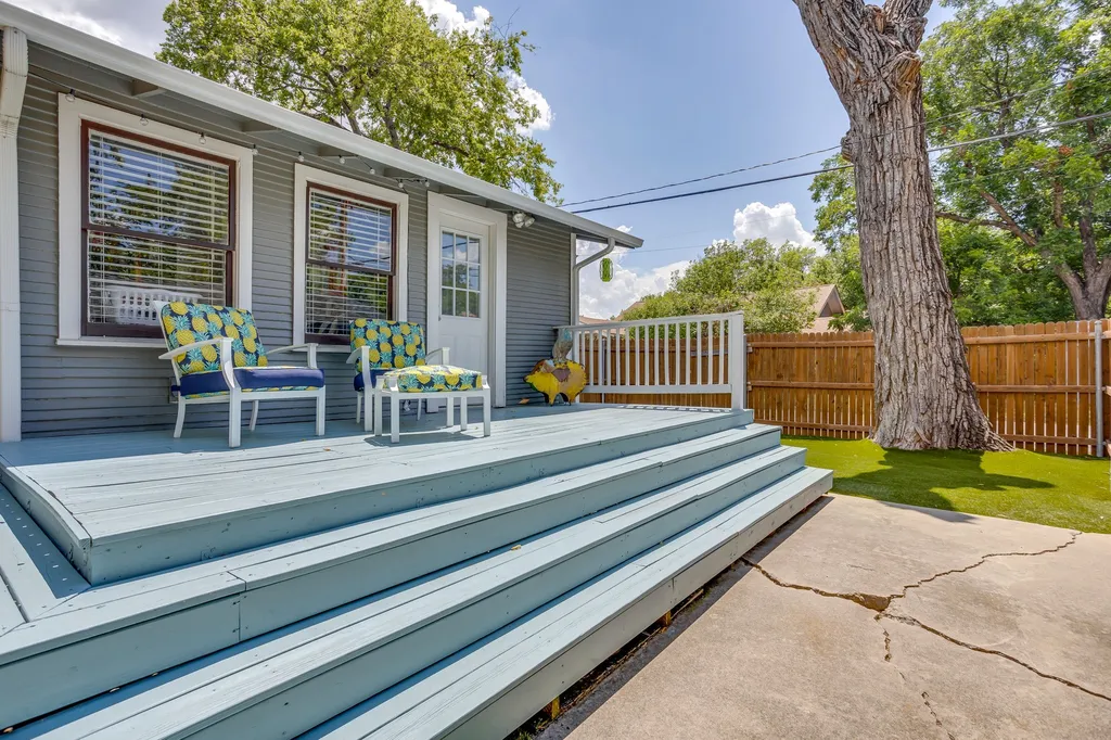 1126 Hawthorne Avenue Fort Worth TX 76110