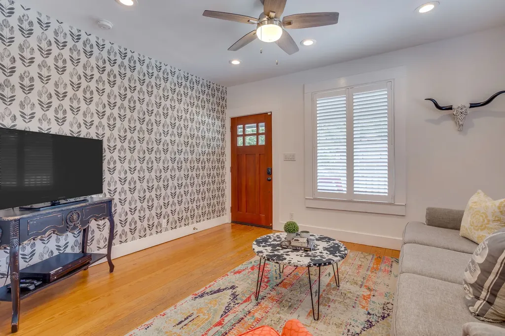 1126 Hawthorne Avenue Fort Worth TX 76110