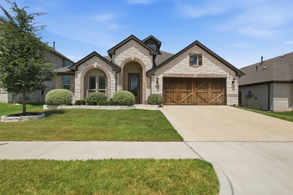 540 Ramon Street Burleson TX 76028