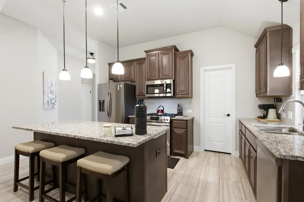 540 Ramon Street Burleson TX 76028