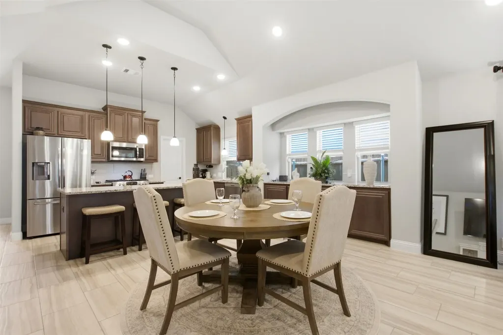 540 Ramon Street Burleson TX 76028