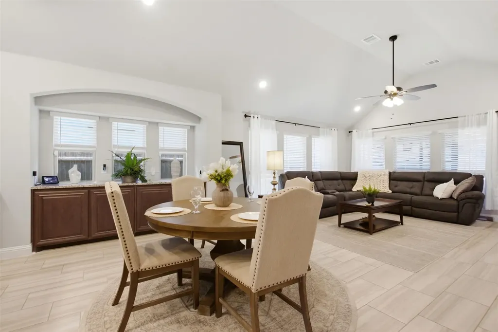 540 Ramon Street Burleson TX 76028