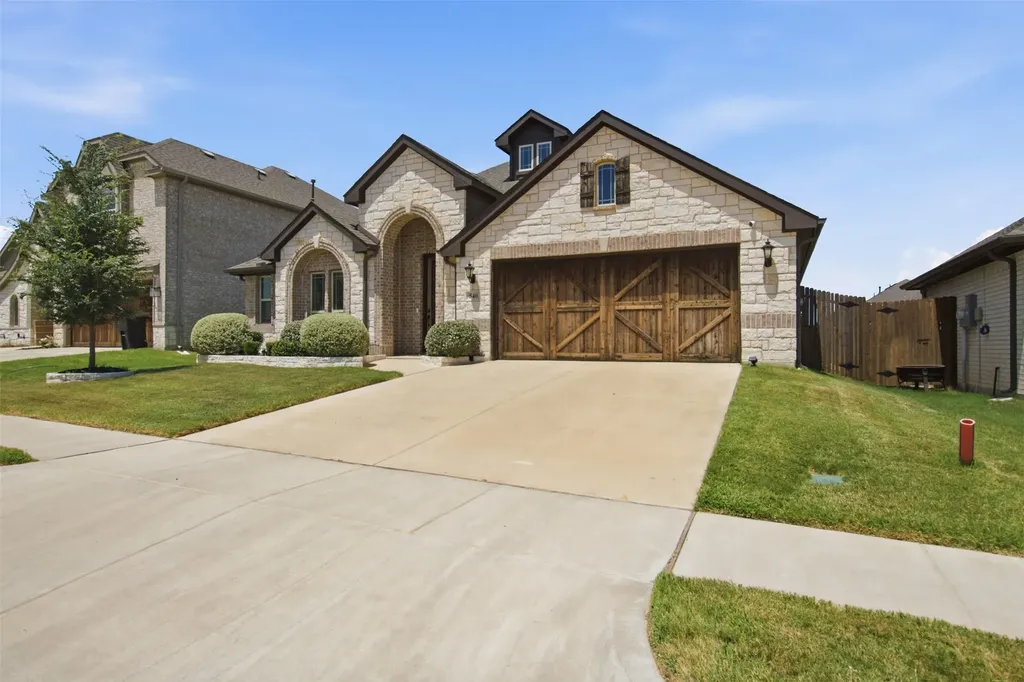 540 Ramon Street Burleson TX 76028