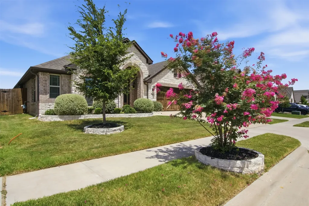 540 Ramon Street Burleson TX 76028