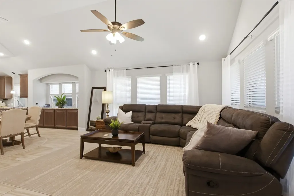 540 Ramon Street Burleson TX 76028