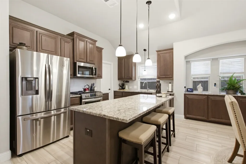 540 Ramon Street Burleson TX 76028