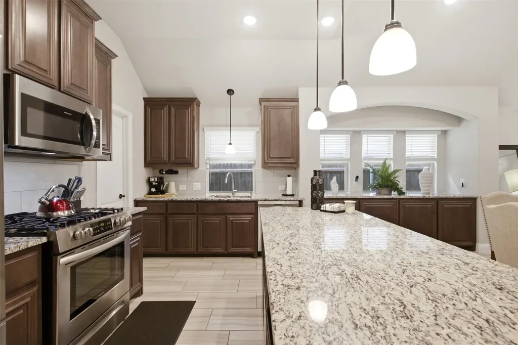 540 Ramon Street Burleson TX 76028