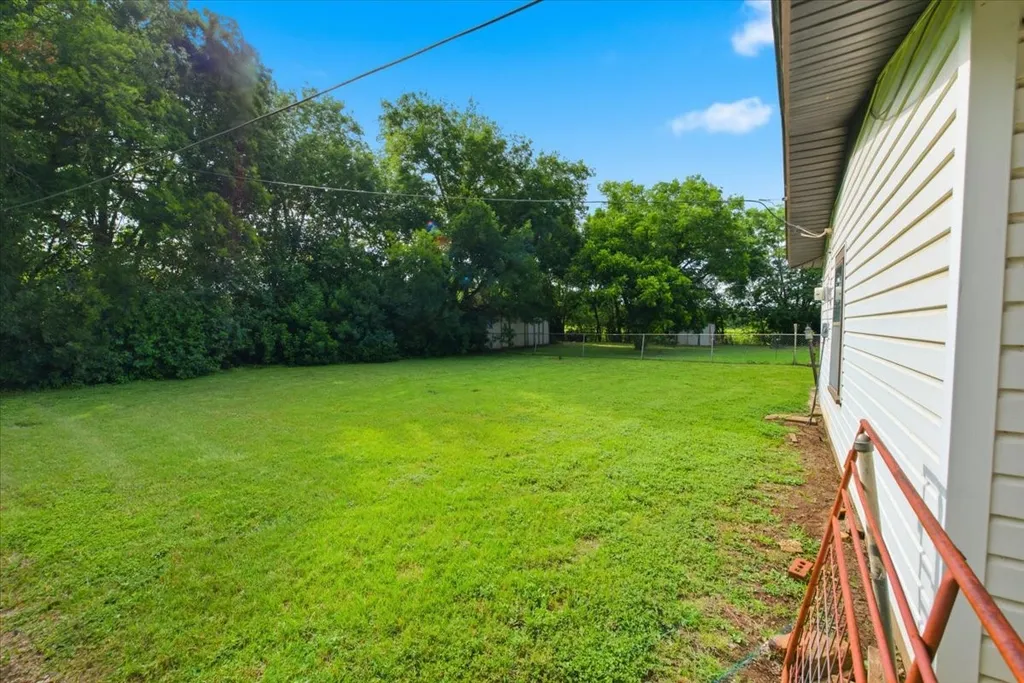 156 Bowie Mcgregor TX 76657