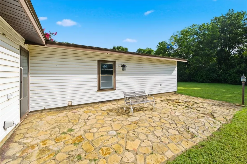 156 Bowie Mcgregor TX 76657