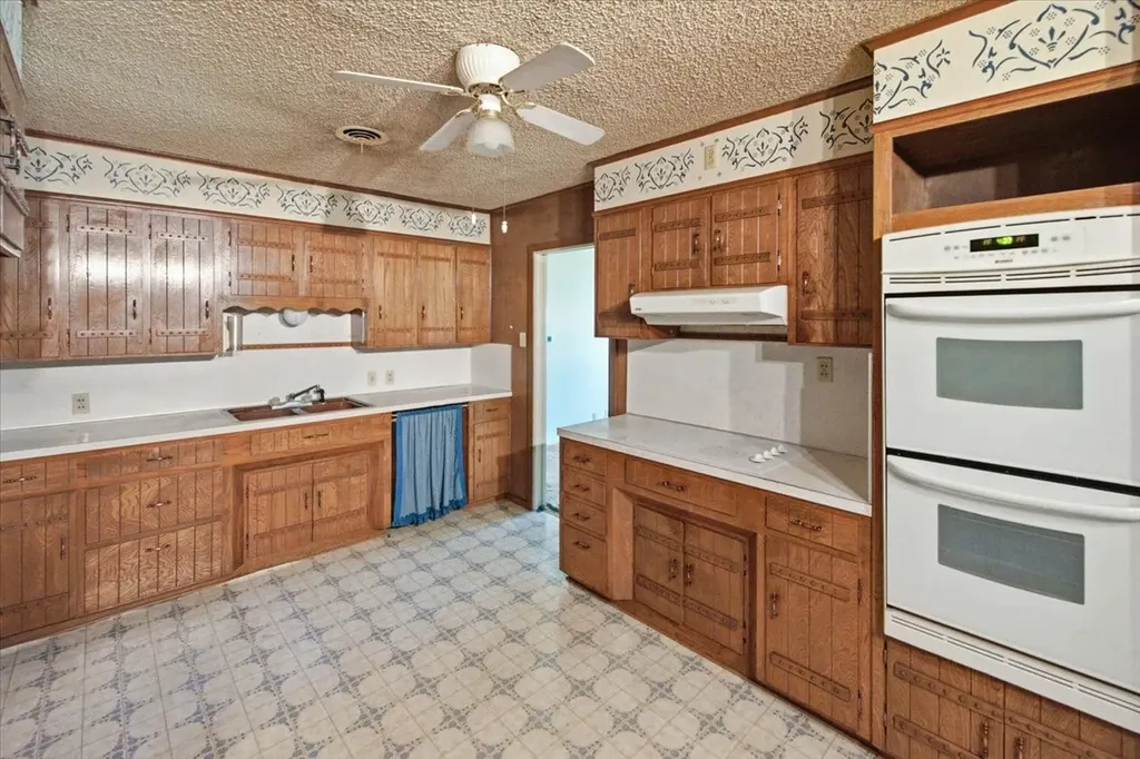 156 Bowie Mcgregor TX 76657