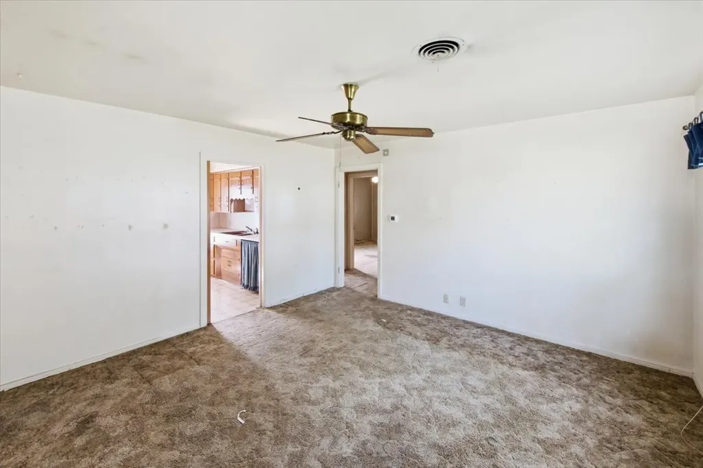 156 Bowie Mcgregor TX 76657