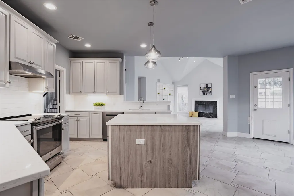 3915 Compton Drive Richardson TX 75082