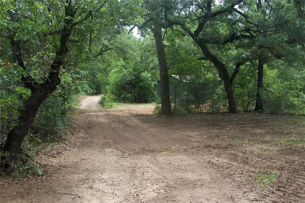 1309 County Road 1895 Sunset TX 76270