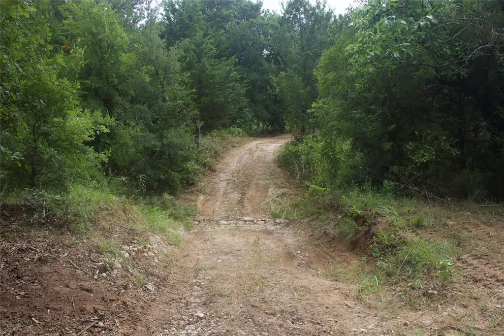 1309 County Road 1895 Sunset TX 76270