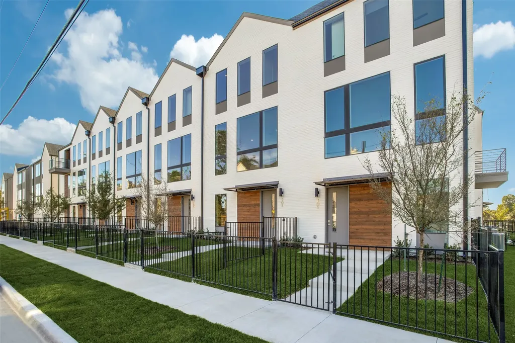 2128 Ashby Street Dallas TX 75204