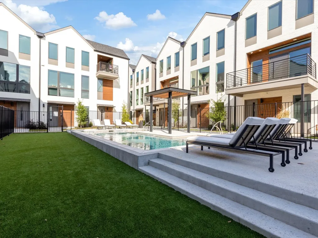 2128 Ashby Street Dallas TX 75204