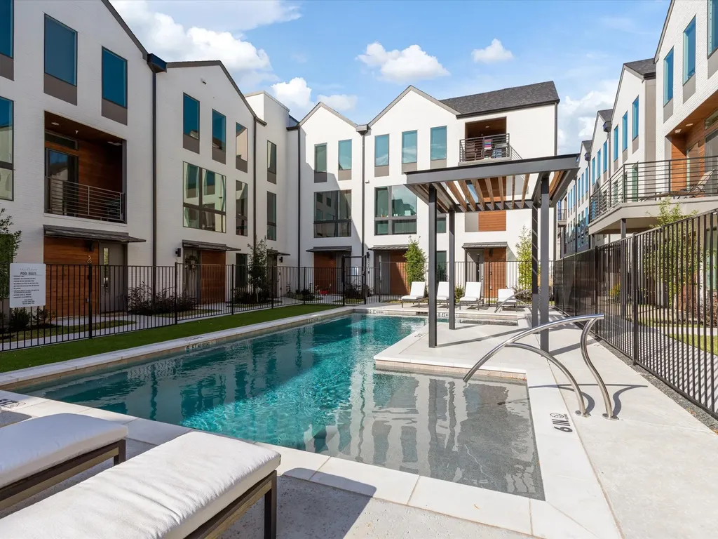 2128 Ashby Street Dallas TX 75204